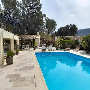 Hébergement de vacances Les Arbousiers Ravissante Independante Avec Piscine & Jacuzzi, Brignoles